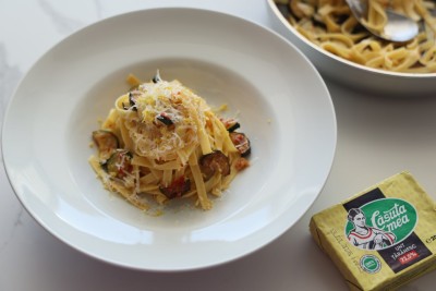 Paste cu dovlecel, usturoi și ardei iute